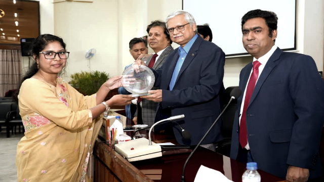 রাবি ভূ-বিজ্ঞান অনুষদে ডিনস অ্যাওয়ার্ড প্রদান: কৃতী শিক্ষক–শিক্ষার্থীদের সম্মাননা